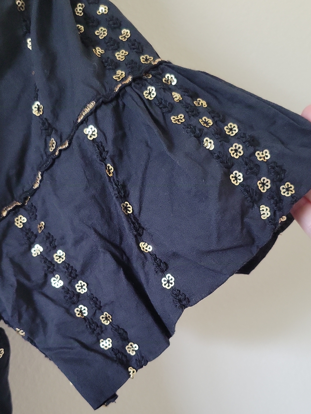 Democracy Black Puff Sleeve Blouse Gold Sequin Flowers Size Large - Picture 3 of 8